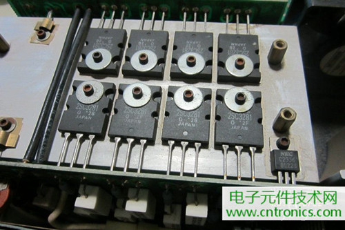 用料很給力！專業(yè)后級(jí)功放美國(guó)高峰FA1201拆解