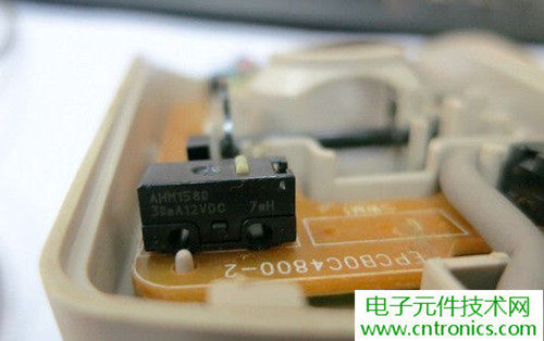 殿堂級機(jī)械鼠標(biāo)拆解：嘆精致做工！